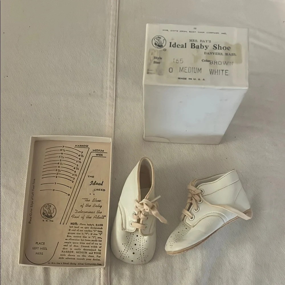 VTG 50s Baby Shoes in Original Box by Mrs. Day's Ideal Baby Shoe